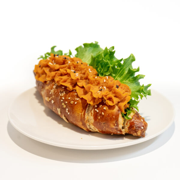 Mini croissant valge oa ja päikesekuivatatud tomatikreemiga